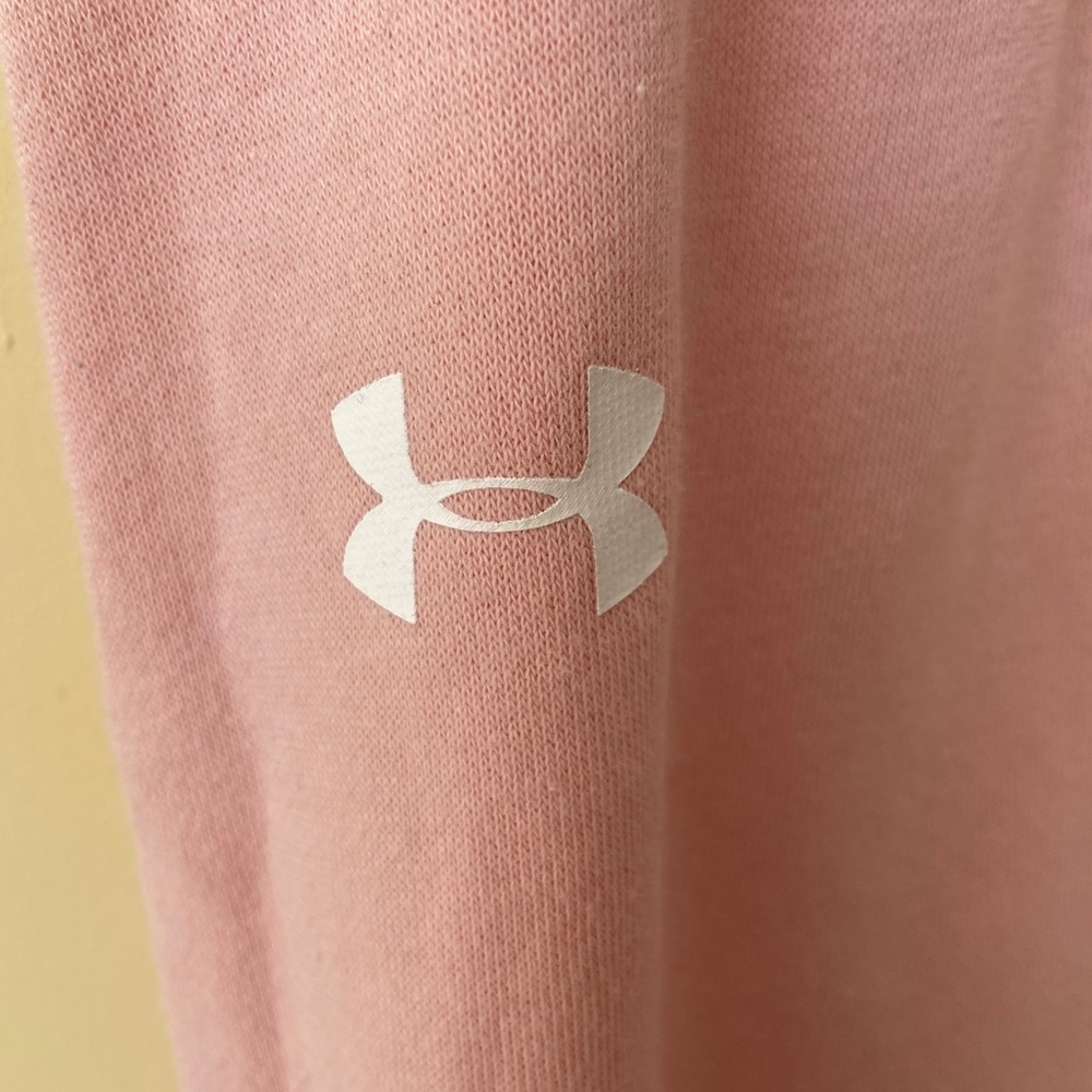 UA Cropped low rise sweats in light pink